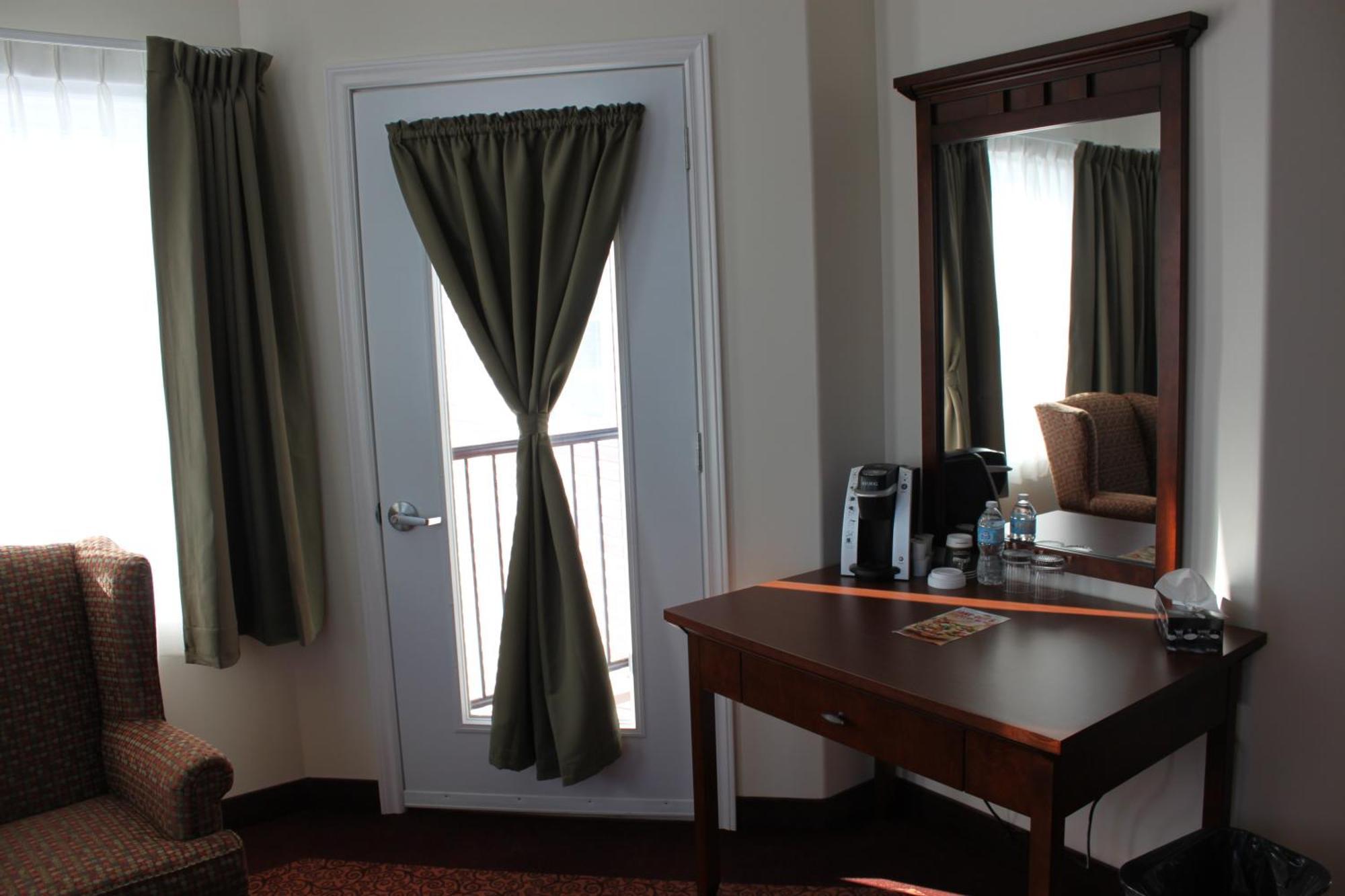 Lanes Riverhouse Inn & Cottages Montague Стая снимка