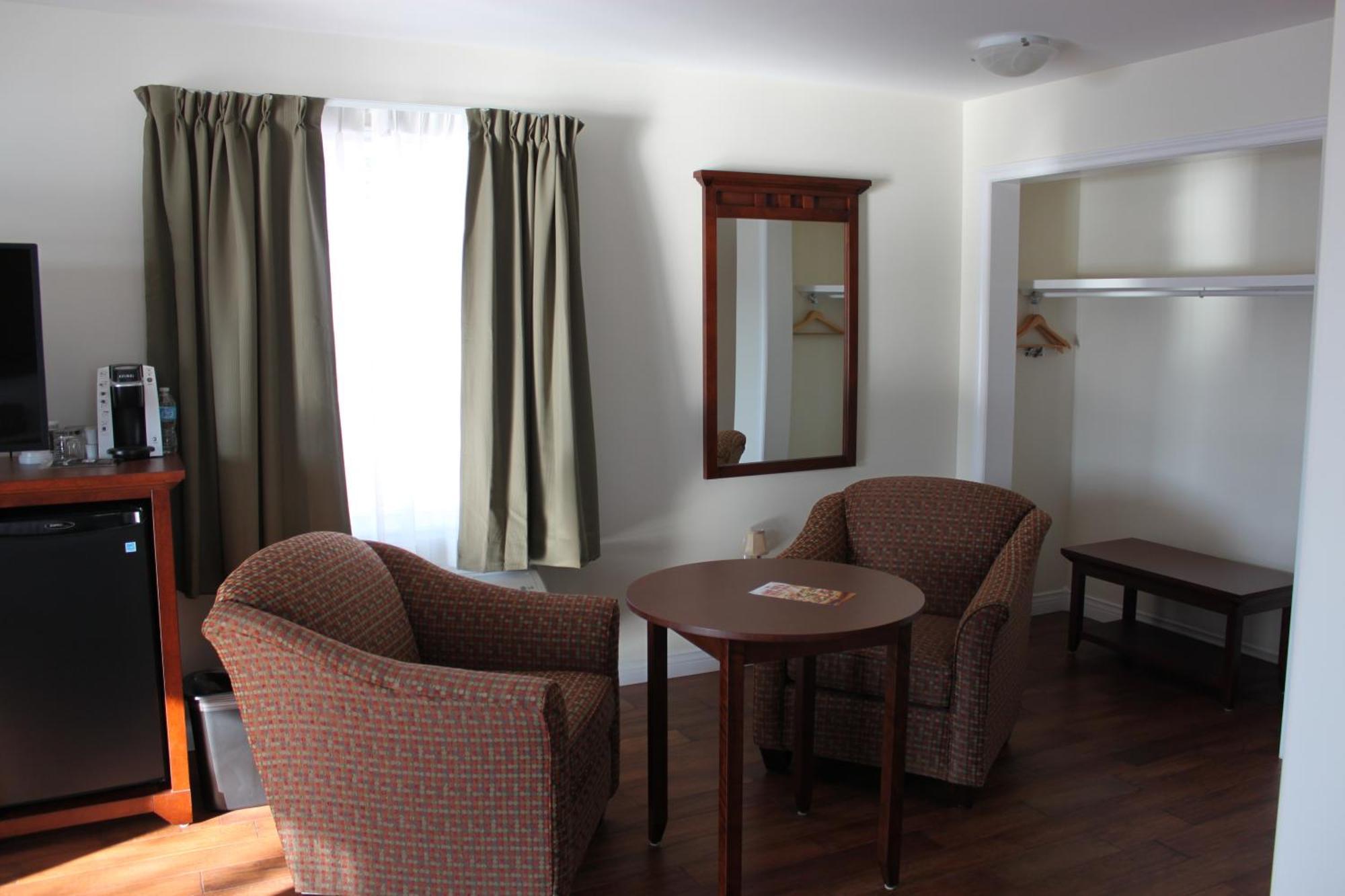 Lanes Riverhouse Inn & Cottages Montague Стая снимка