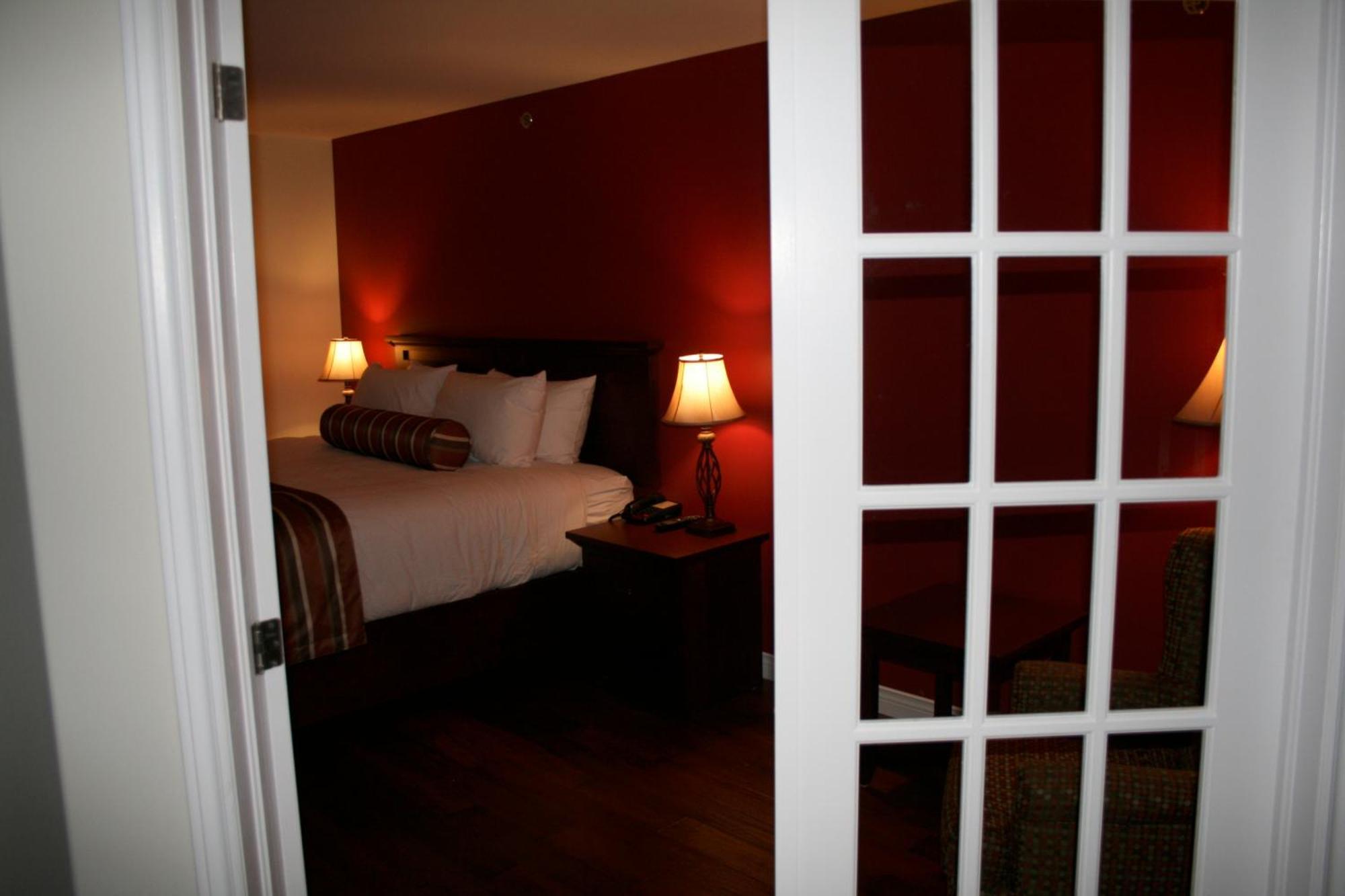 Lanes Riverhouse Inn & Cottages Montague Стая снимка