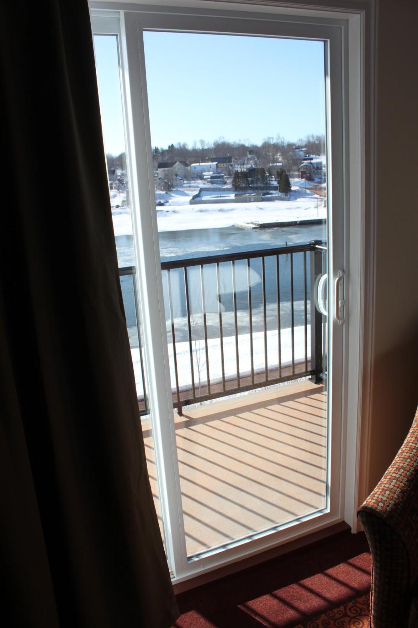 Lanes Riverhouse Inn & Cottages Montague Стая снимка