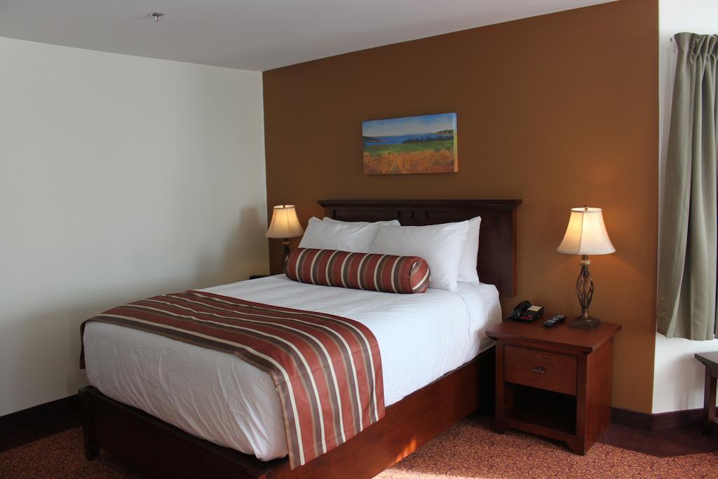 Lanes Riverhouse Inn & Cottages Montague Стая снимка