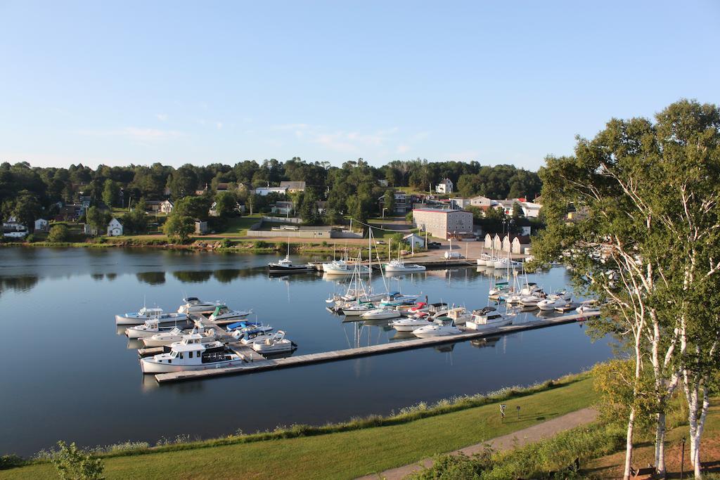 Lanes Riverhouse Inn & Cottages Montague Екстериор снимка