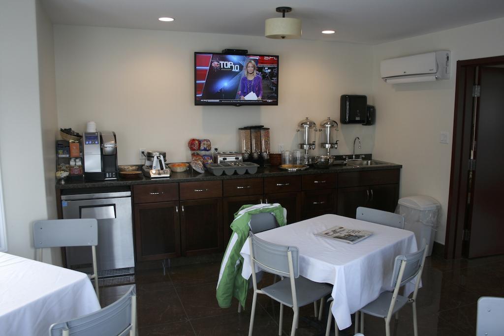 Lanes Riverhouse Inn & Cottages Montague Екстериор снимка