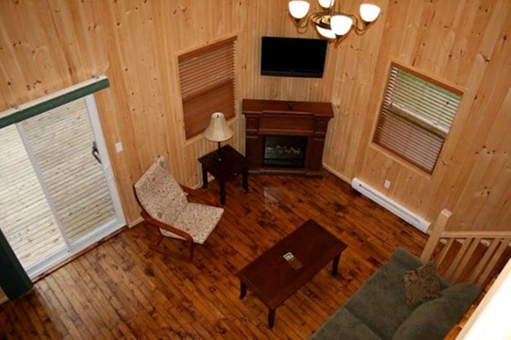 Lanes Riverhouse Inn & Cottages Montague Стая снимка