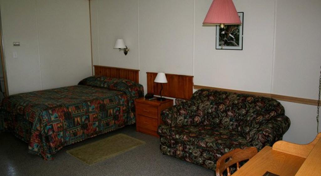 Lanes Riverhouse Inn & Cottages Montague Екстериор снимка